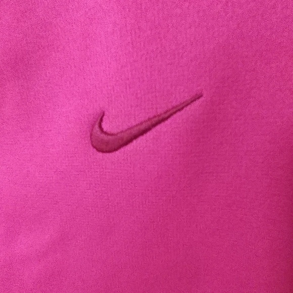 A pink nike therma-fit pullover sweatshirt - Picture 5 of 5